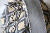 Apuni Gray